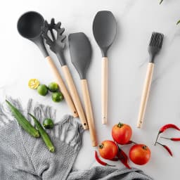 Kitchenware Cooking Utensils Set Non-stick Silicone Cookware Spatula Shovel Egg Beaters Wooden Handle Kitchen Cooking Tool Set