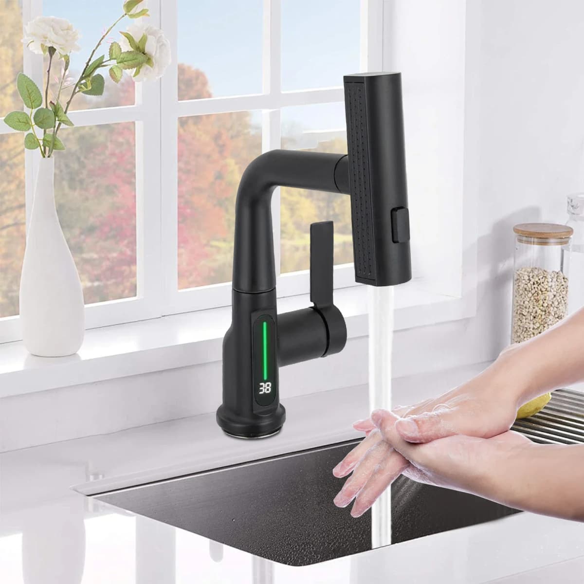 Black Bathroom / Kitchen Tap Wear Resistance Single Handle Pull Out Bath Vanity Sink Faucet Flexible Rotation Gravity Ball