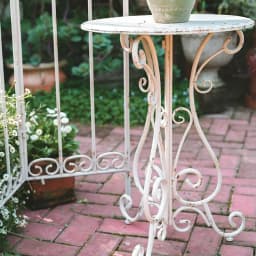Outdoor Metal Iron Round Side Table Vintage White Finish Rustic Garden Table Decorative Balcony Accent Patio Flower Rack