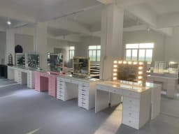 New Luxury Colorful Dressing Table White Dresser with Makeup Mirror Vanity Led Light 13 Drawers Modern Bedroom Set Wholesale