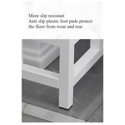 The toilet seat is changed to a squatting toilet squatting pit artifact. The toilet seat is changed to a squatting toilet