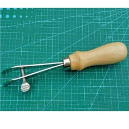 18 Pcs Professional Leather craft Tool Kit DIY leather Sewing Stitching Punch Carving Work Saddle Leathercraft Accessories