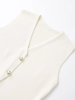 2026 Spring Summer Gold Button Decor Tank Tops Women's Fashion V-Neck Sleeveless Vests Casual All-Match Plain Knit Camis