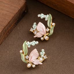 Super fairy sweet temperament fairy style oil paint inlaid pearl earrings niche personality versatile commuting earrings