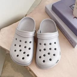Women Clogs Summer Female Sandals Thick Bottom Home Slides Soft EVA Dry Wedges Platform Garden Shoes Beach Sandals Home Slippers