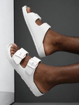 Summer Men's Casual Simple Solid Color Eva One-Piece Adjustable Buckle Double-Strap Plastic Slip-On Flat Adjustable Beach Sandals Suitable for Home and Outdoor Use