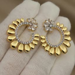 New Sight Design Metal Waterdrop Stud Earrings for Women Fashion Brand Jewelry Delicate Crystal Flower Earrings