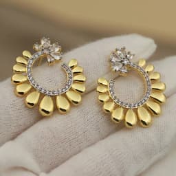 New Sight Design Metal Waterdrop Stud Earrings for Women Fashion Brand Jewelry Delicate Crystal Flower Earrings