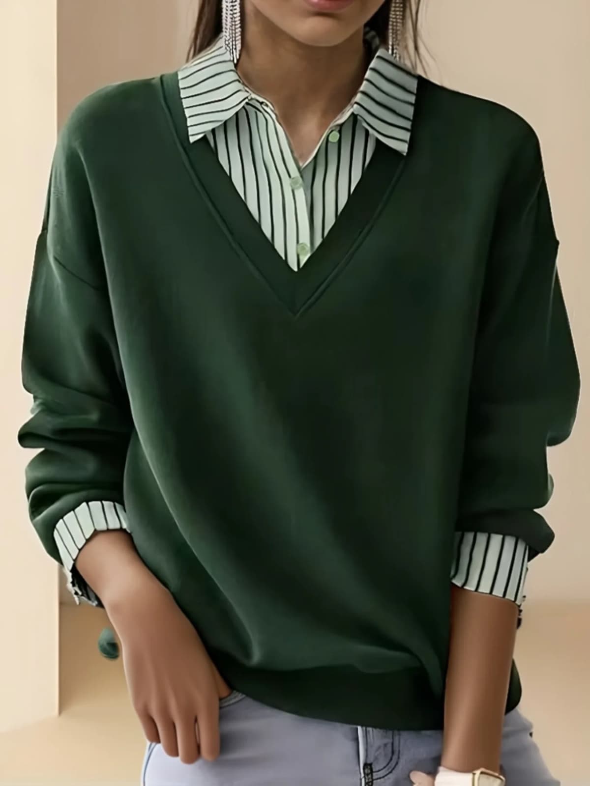 Women's solid-color long-sleeve polo shirt with color-block collar design stylish and casual knitted top for spring and summer