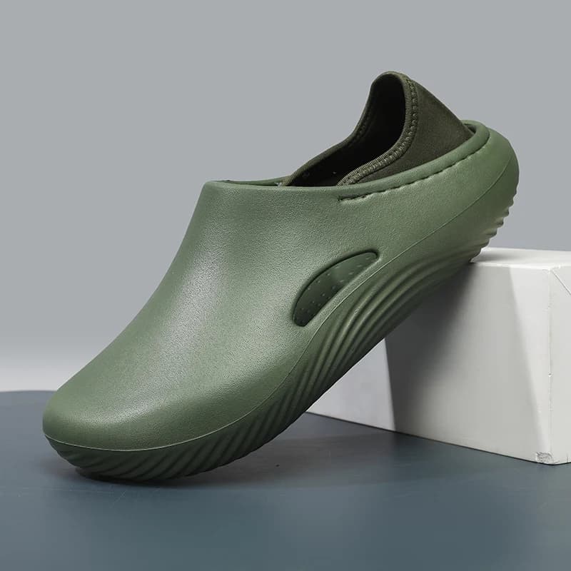 Men Slippers WaterProof Anti Skid Chef Shoe Breathable Slip on Casual Home Slippers Lightweight Beach Sandals Male Garden Clogs