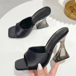2026 New Summer Fashion Bare Toed Square Head Mid-heel Shoes Pleated Chunky Sandals with A Line Single Shoe Women