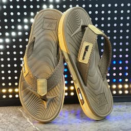 Men's Non-Slip Flip Flops Breathable Wear-Resistant Thong Sandals Casual Beach Slippers Comfortable Soft Sole