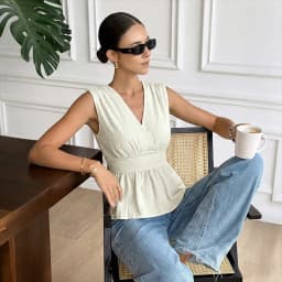 2026 New Style V-Neck Top With Back Exposure, Straps, Waist-Slimming Design, Elegant Sleeveless Women's Shirt for Summer
