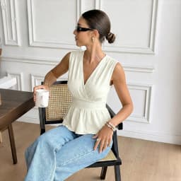 2026 New Style V-Neck Top With Back Exposure, Straps, Waist-Slimming Design, Elegant Sleeveless Women's Shirt for Summer