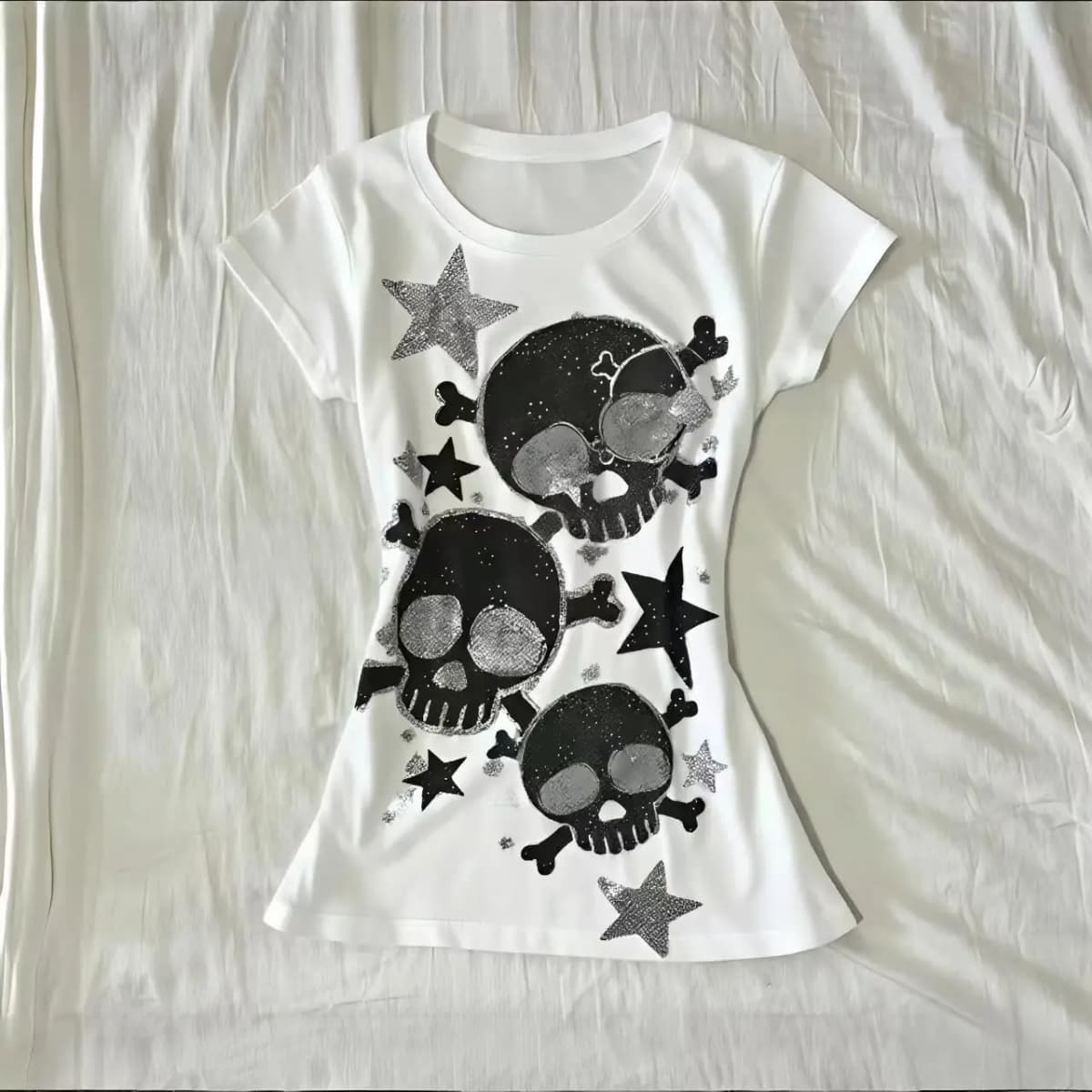 Japanese Y2k Women's Tee 2000s Hottie Clothes White Tops Star Skull Graphic Print T Shirts Goth Emo Punk Aesthetics Chic T-shirt