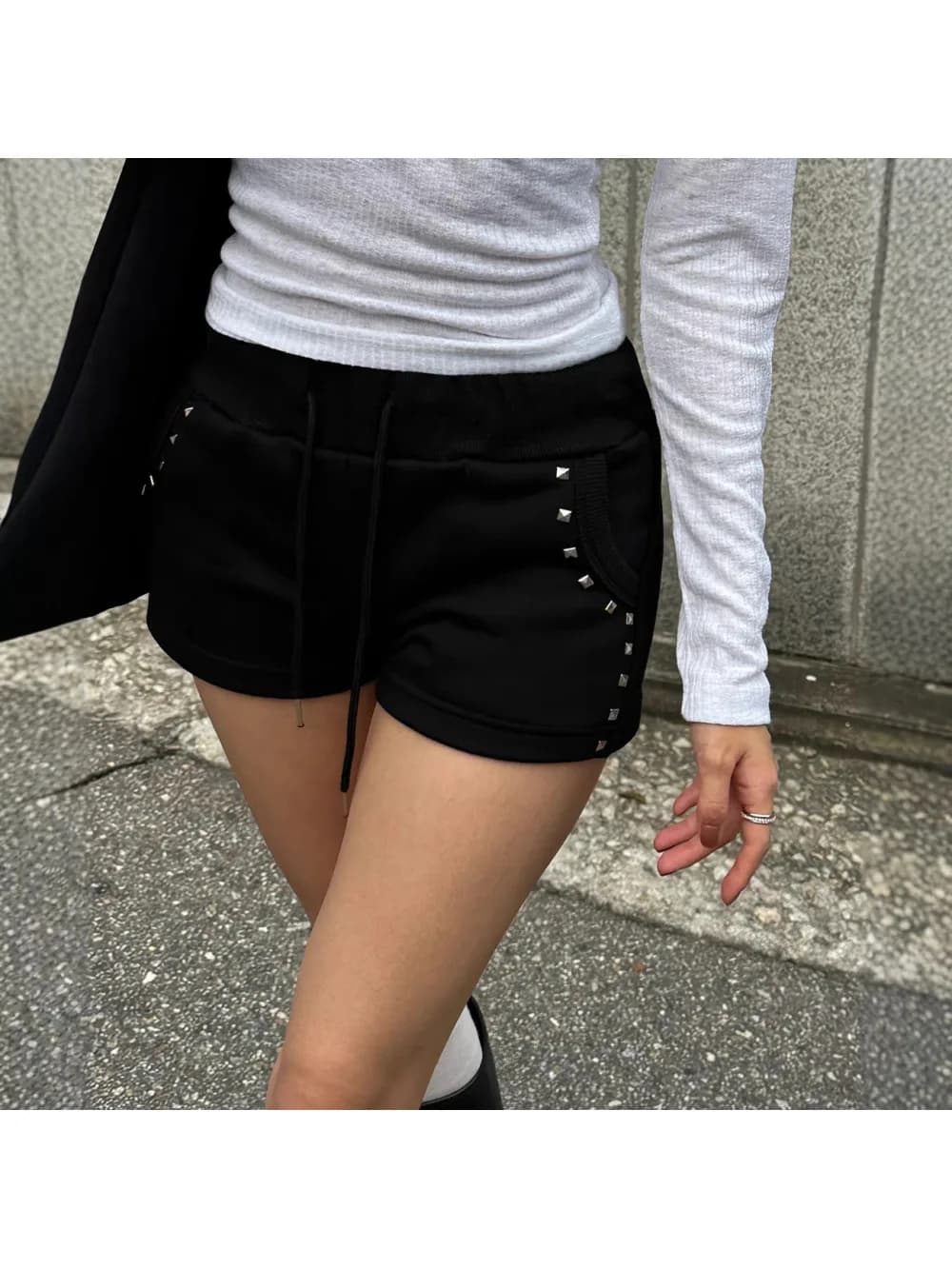 Early spring new hot diamond lace up sexy European and American retro Y2K short high street punk casual simple shorts for women