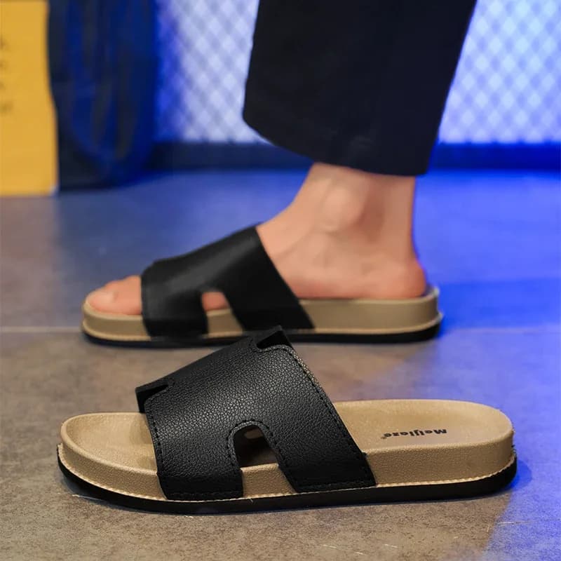 Fashion Black Slippers Man Comfortable Soft Platform Slippers For Men Designer Casual Slippers Outdoor Beach Shoes Men's Slides