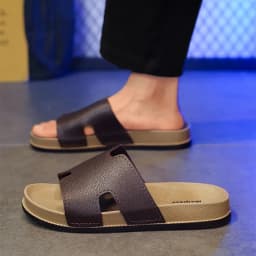 Fashion Black Slippers Man Comfortable Soft Platform Slippers For Men Designer Casual Slippers Outdoor Beach Shoes Men's Slides