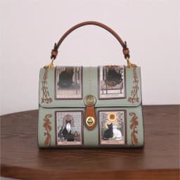 2026 Autumn and Winter New Niche Design High-End Handbag Retro Light Luxury Heavy Industry Boston Women's Pillow Small Square Ba