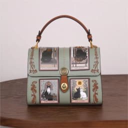 2026 Autumn and Winter New Niche Design High-End Handbag Retro Light Luxury Heavy Industry Boston Women's Pillow Small Square Ba