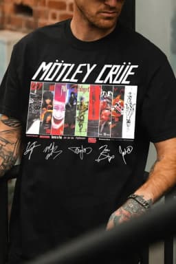 Retro 2026 Motley Crue Band Graphic TShirt Mens Womens Cotton Tee Summer Casual Short Sleeve Round Neck Clothing Loose