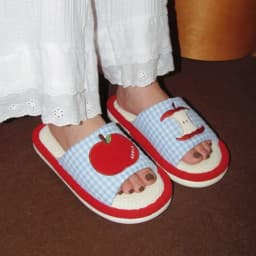 Comfortable Strawberry House Linen Slippers Anti-slip Grid Stripe Indoor Slippers Flax Soft Sole Sweet Slippers Women Bedroom