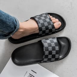 Men's Slippers 2026 Summer Outer Wear Men's Non-Slip Anti-Odor Casual Outdoor Beach Slippers