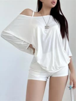 Solid Oversized T-shirt for Women's Casual Loose Tops Fashion Bat Sleeves Simple Sexy Off Shoulder Korean Baggy T Shirts Autumn