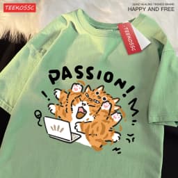 A Little Orange Cat Who Loves Work Printing Mens T Shirts Cotton All-Match T Shirt Comfortable Streetwear Unisex Soft Clothes