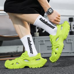 2025 New Trendy Men's Sandals Outdoor Wear Thickened Anti-slip Wear-resistant Fashion EVA Moulded Couples Clog Shoes Wholesale