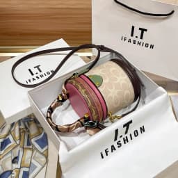New minimalist and fashionable small handbag, contrasting color women's bag, high-end carriage crossbody bag, portable box bag