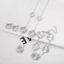 2025 Luxury Hot Selling Shiny Metal New Design Plant Five Leaf Flower Set 15mm Double Sided Women's Gilded Gift Clover
