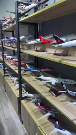Plane Model Airbus A380 20cm Aircraft Model Emirates Metal Replica Alloy Material Aviation Simulation Airplanes Decoration