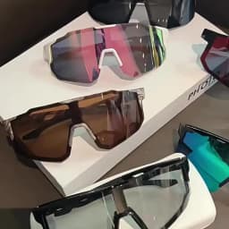 Men's Fashion Large Frame Glasses Integrated Design Bright Yellow Orange Lens and Black Frame Suitable for Daily Wear