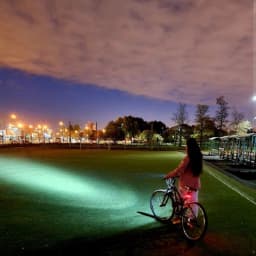 NATFIRE 10000mAh Bicycle Light Digital Battery Indicator USB Rechargeable Bike Light Set with 3 Holders 8 LED Flashlight