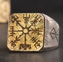 925 sterling silver Thor’s Hammer Mjölnir and vegvisir ring as gift with vintage wood viking box