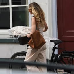 2026 New Retro Bag Brown Large Capacity Shoulder Bag, Underarm Bag, Crossbody Bag Fashion and Leisure Daily Commuter Women's Bag