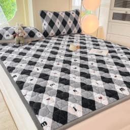 New Autumn Winter Thickened Warm Quilted Mattress Pad Cozy Durable Milk Fleece Mattress Toppers Soft Fluffy Sleep Naked Bed Pads