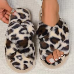 Popular Cross Furry Slippers Female Fluffy Slides Autumn Winter Outdoor Fashion Sexy EVA Light Flip Flops Sweat Soft Flat Shoes