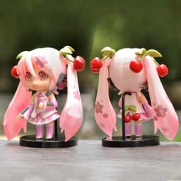 Hot Sold Hatsune Miku Figure Mini Character Ornaments Kawai Pink Green Hatsune Home Collection Desk Decoration Toy