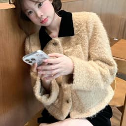 French Camel Faux Lamb Short Jacket for Women Winter Thick Warm Outerwear Female Color Block Turndown Collar Jacket with Pockets