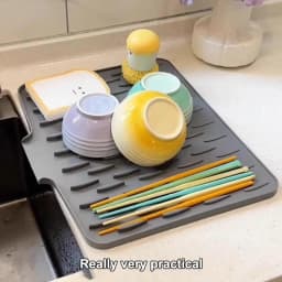 【Silicone Dish Drying Mat With Tilted Design Efficient Water Drainage Heat Resistant Non-Slip Kitchen Counter Protector】