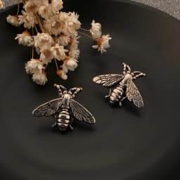 Bee Brooch Pins For Men Women Retro Cute Small Bee Insect Brooch Broach Needle Accessories Party Jewelry