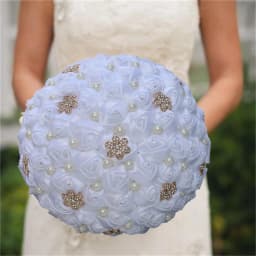 17design New White Wedding Bride Holding Flowers Artificial Bouquet Ribbon Rhinestone Pearl Bouquet Decoration Bride Groom Dance