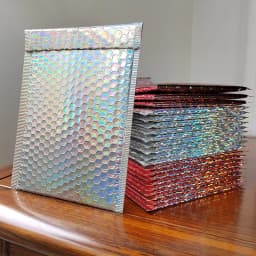 50Pcs Bubble Mailers Aluminized Foil Bags Laser Rainbow Shipping Envelope Self Seal Postal Bags Gift&Book Express Packaging Bags