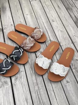 PXASXR Pearl Sandals for Women Fashionable Wear-Resistant Flat Bottom Slippers Comfortable Casual Beachwear Outdoor Slippers