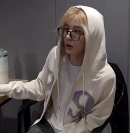 Zhang Ying Dong Si Cheng Hoodie Letter Print Loose Women's Sweatshirt Casual Trendy Brand Spring 2026 Ethnic Stage Costume