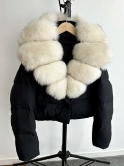 2025 New Winter Big Natural Fox Fur Fluffy Puffer Coat Women Button Warm 90White Duck Feather Down Short Jacket Waterproof Parka