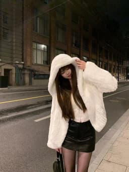 Women's Rabbit Fur Coat Winter Thickened Short Knitted Outerwear Fluffy Zipper Style Long Sleeve Hooded Casual Fashion