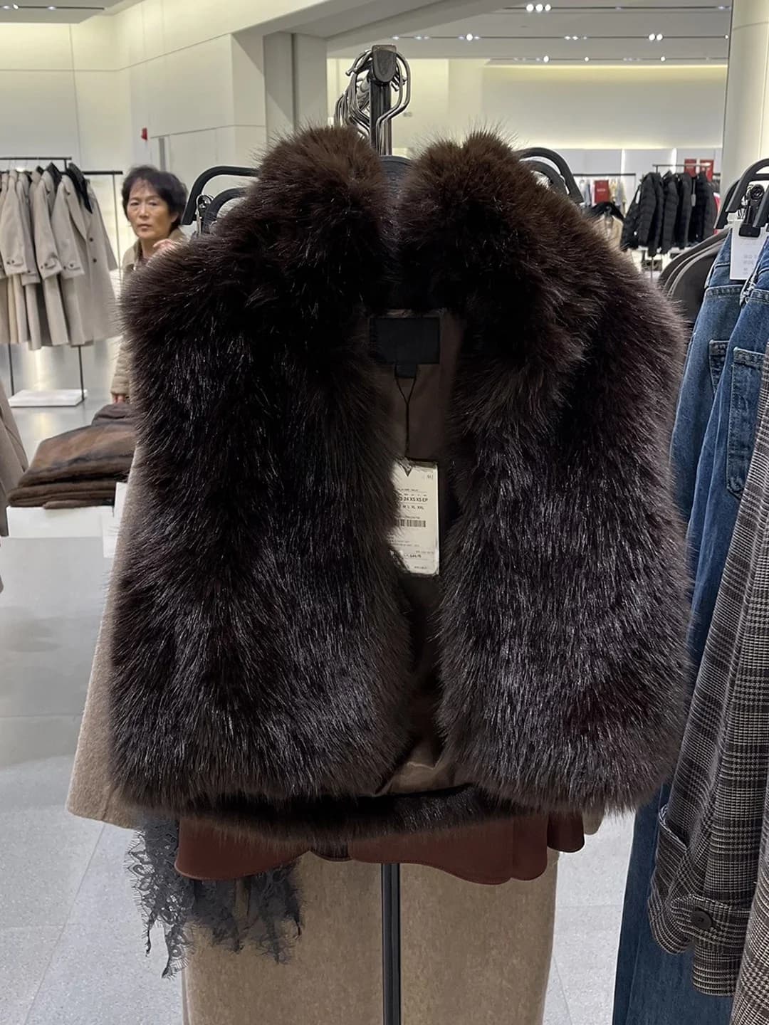 Autumn Winter New Arrival Women's Elegant Versatile Sleeveless Artificial Fur Vest 1255727 Casual Style Short Coat for Ladies